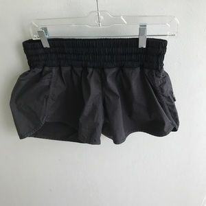 lululemon tracker shorts